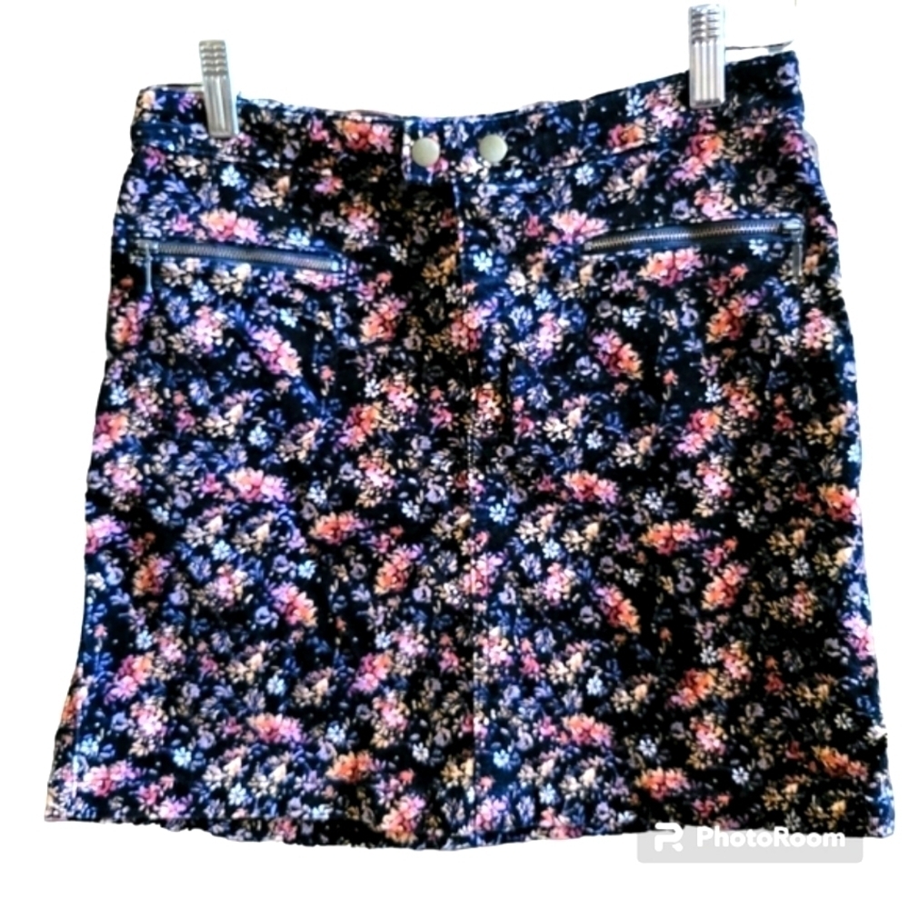 Size 6 Flower Black Mini Skirt Pockets Zippers